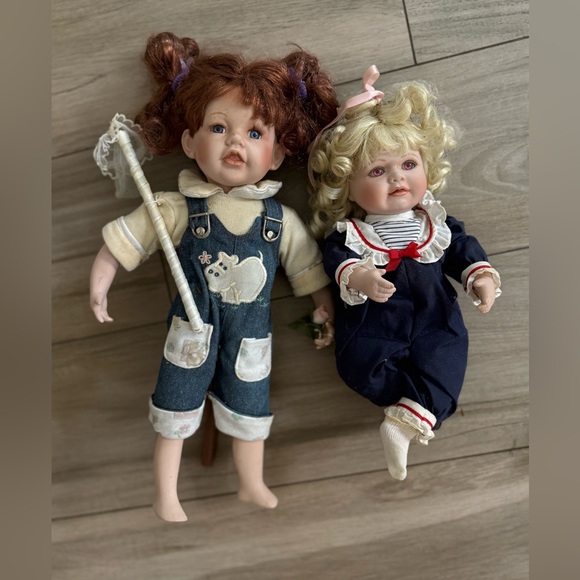 Assorted Porcelain Dolls Set - Picture 7 of 8